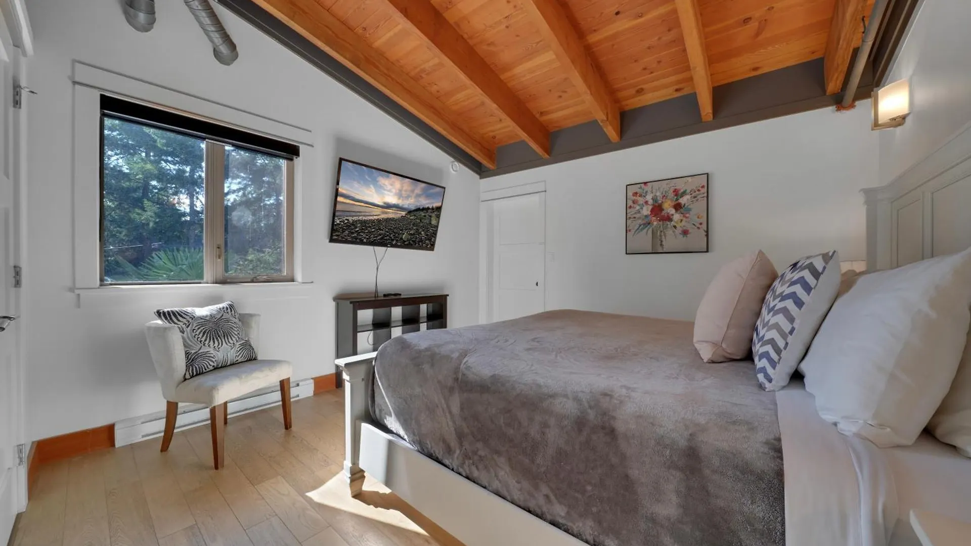 Mariner'S Loft - Salt Spring Island Apartment Ganges