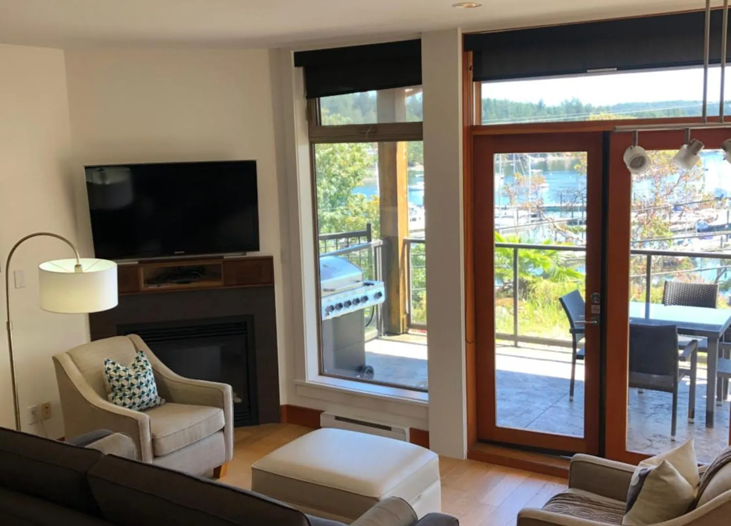 Mariner'S Loft - Salt Spring Island Apartment Ganges